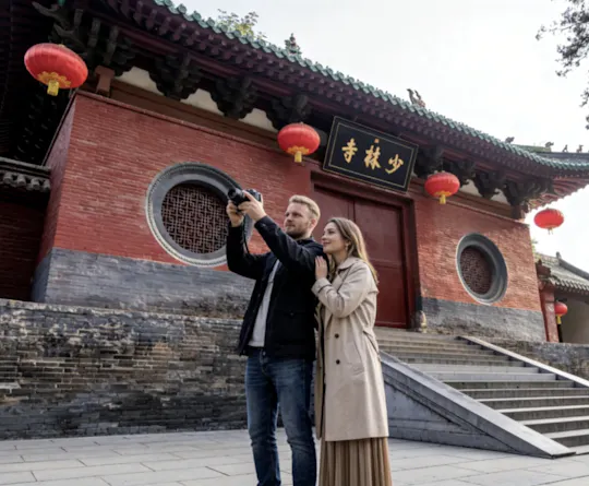 Excursão privada de um dia ao Templo Shaolin e às Grutas de Longmen saindo de Luoyang