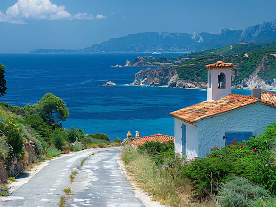 Saint-Tropez 2-hour introductory walking tour with a local