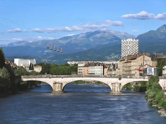 A local guide takes you in a guided tour of Grenoble