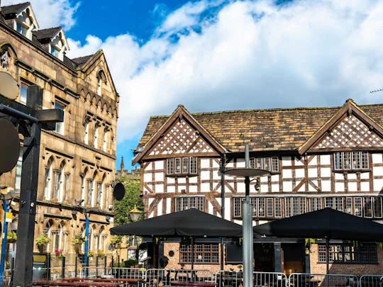 Art and culture walk of Manchester with a local