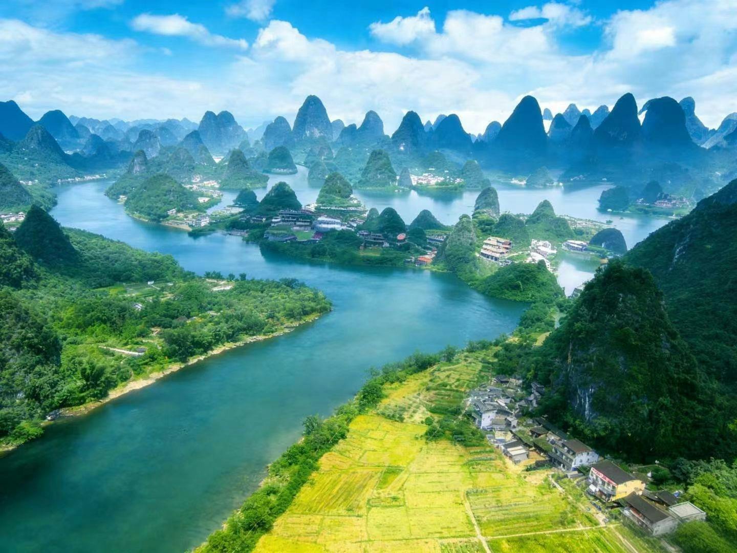 4-hour Yangshuo tour with Shili Gallery cycling and Liu Sanjie show