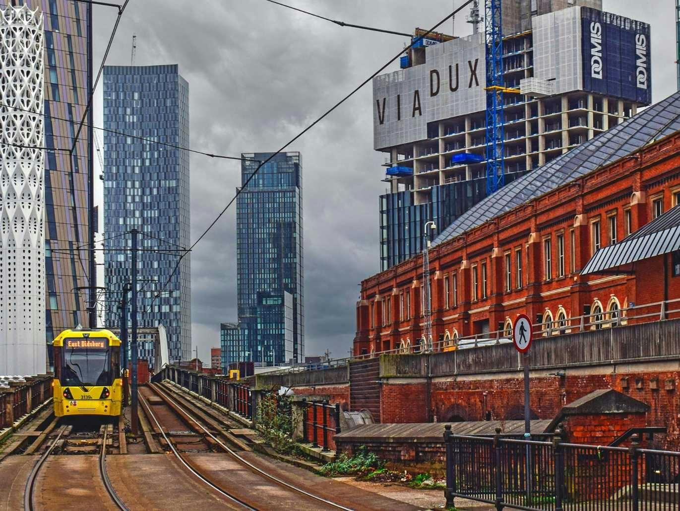 Paseo histórico privado por Manchester con un experto local