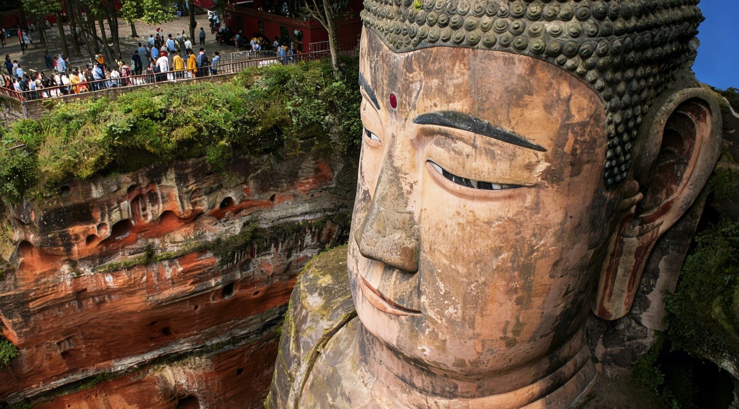 Prywatna jednodniowa wycieczka z Chengdu do Wielkiego Buddy i Starego Miasta Huanglongxi