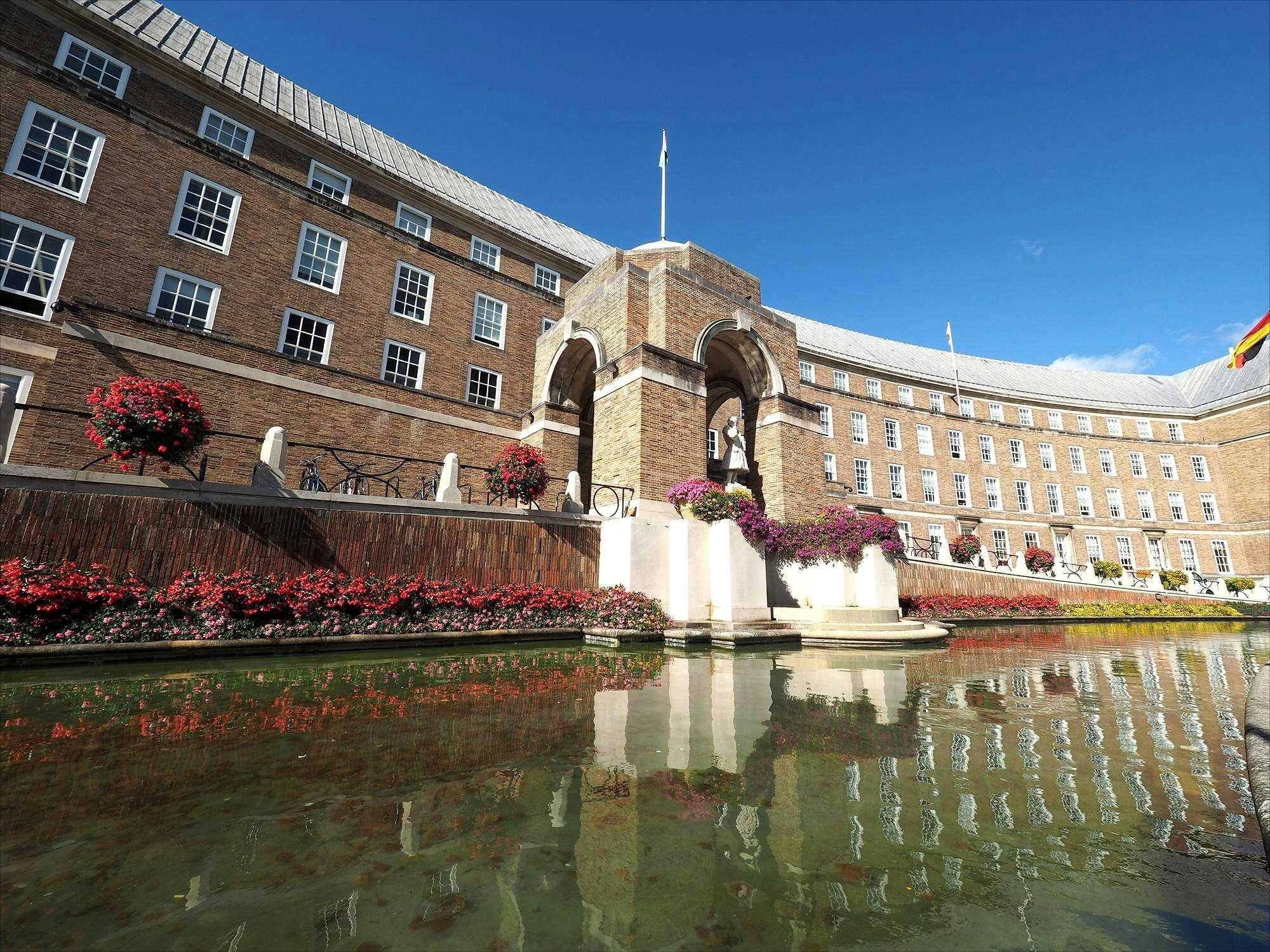 Bristol 1-hour tour with a local