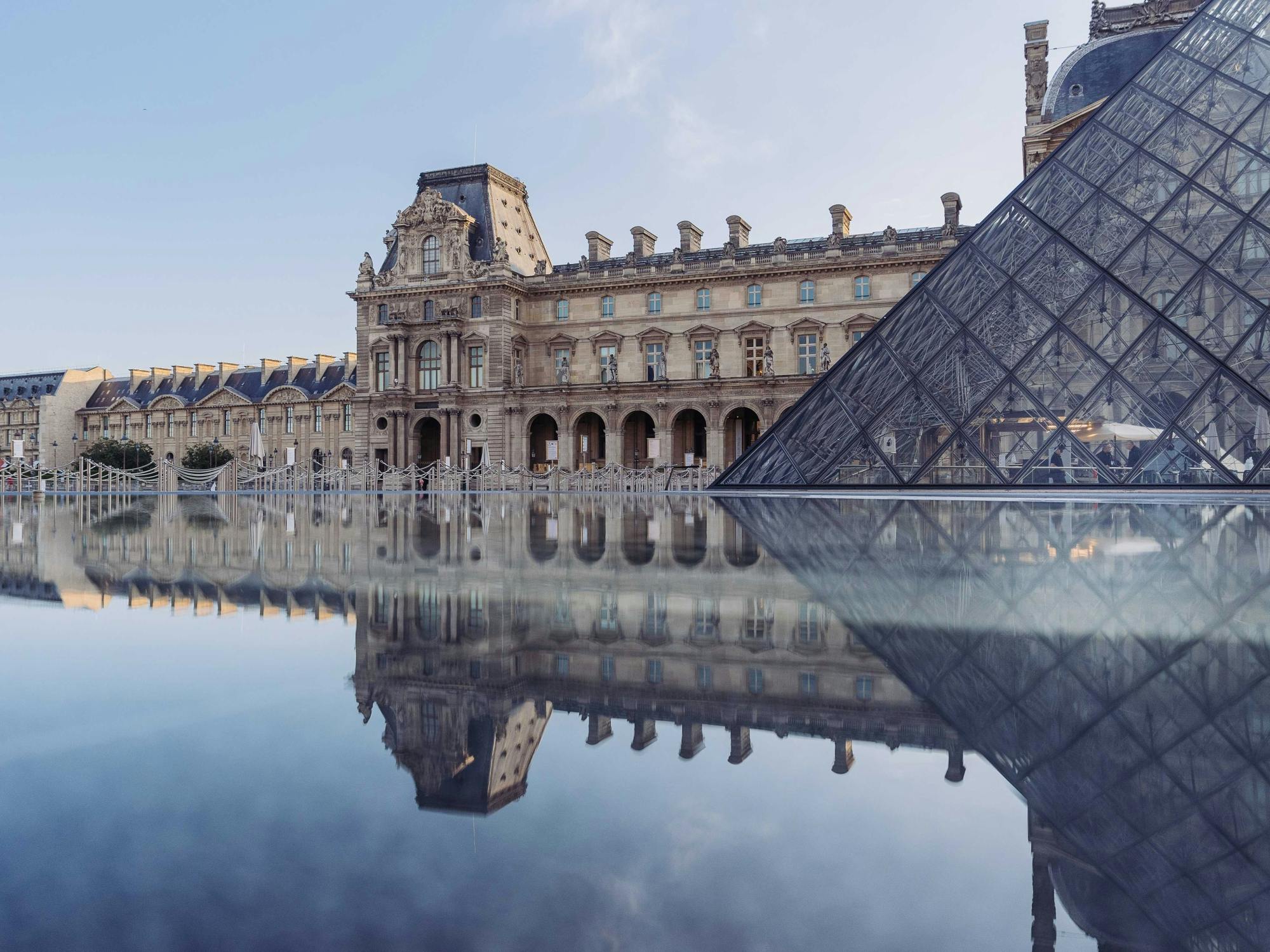 Guided tour of iconic Paris landmarks and hidden gems