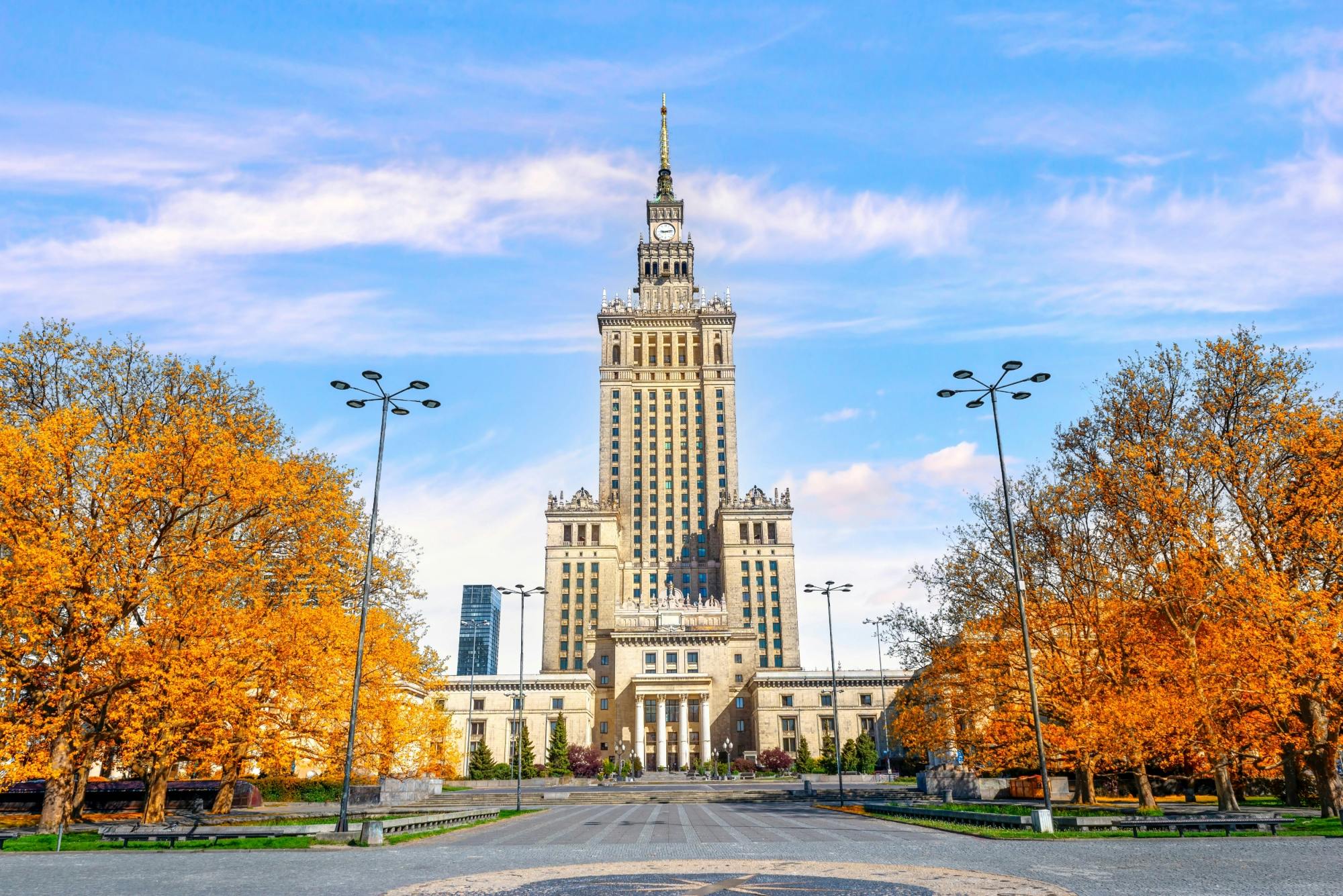 Navigate Warsaw's photogenic highlights with a local