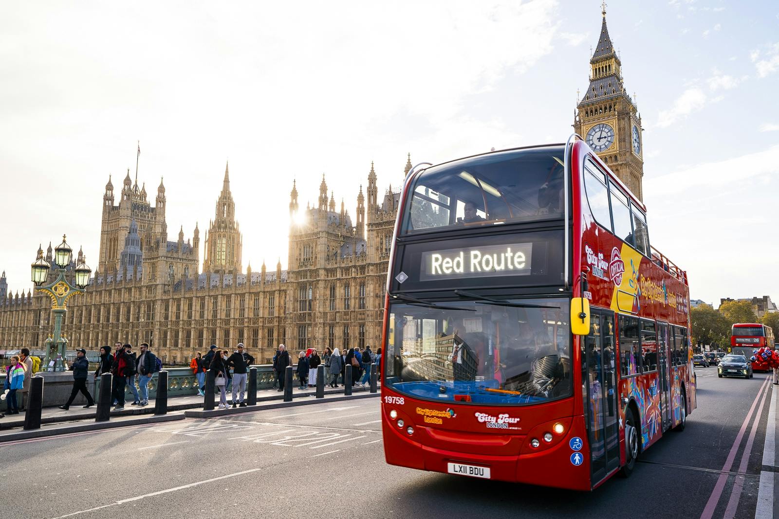 London sightseeing with 2-day Thames boat and 1-day bus tour