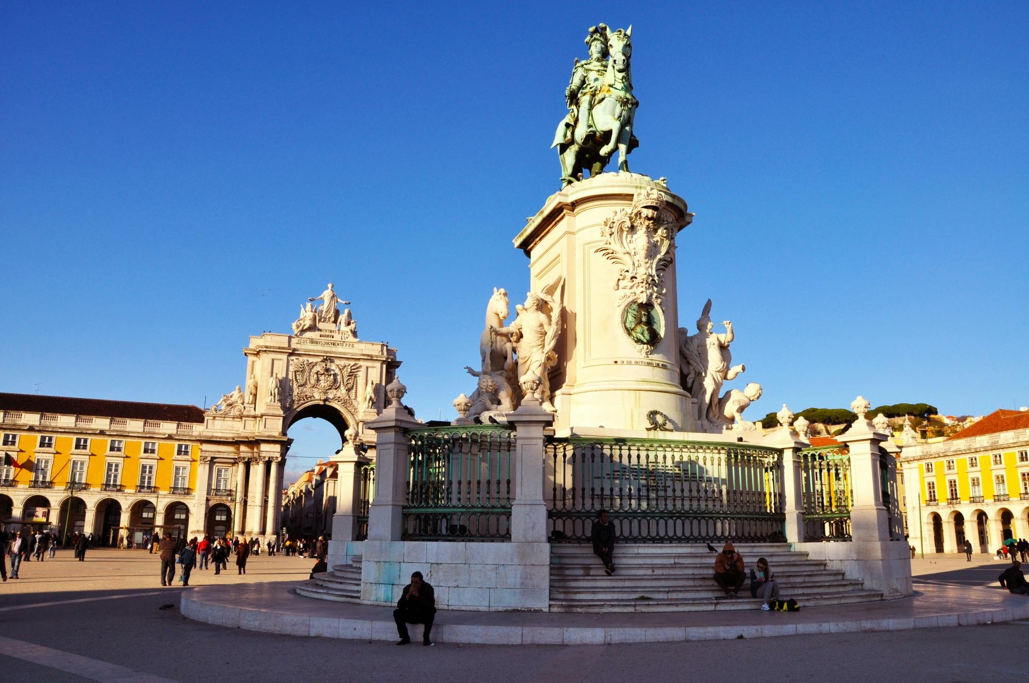 Lisbon tour from the Algarve with free time