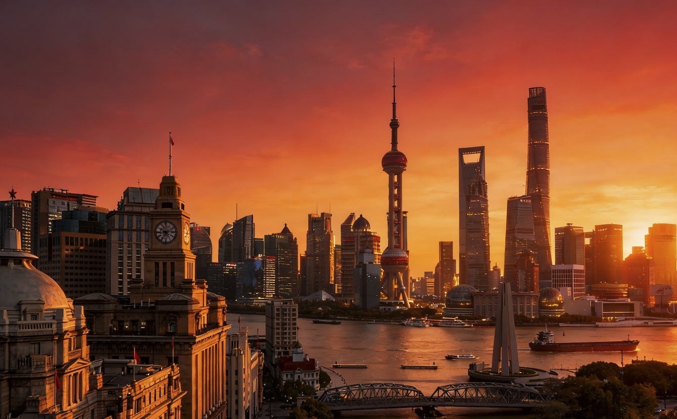 Shanghai private tour with iconic landmarks of the old and new city