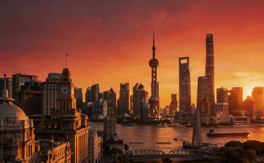 Shanghai private tour with iconic landmarks of the old and new city
