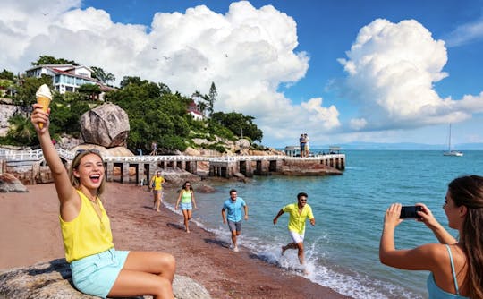 Premium Xiamen private tour with Gulangyu Island and urban gems