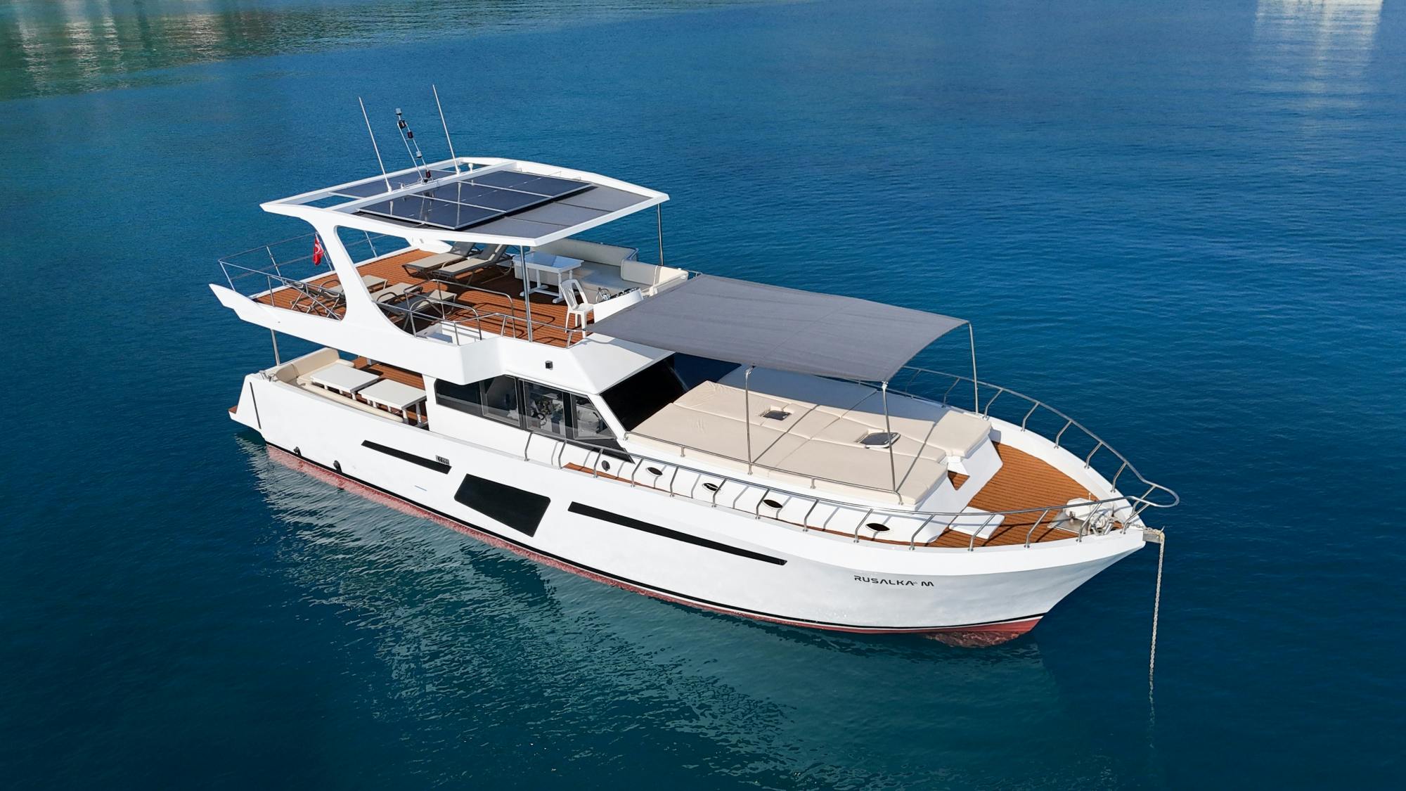 Full day small-group deluxe yacht cruise from Kemer