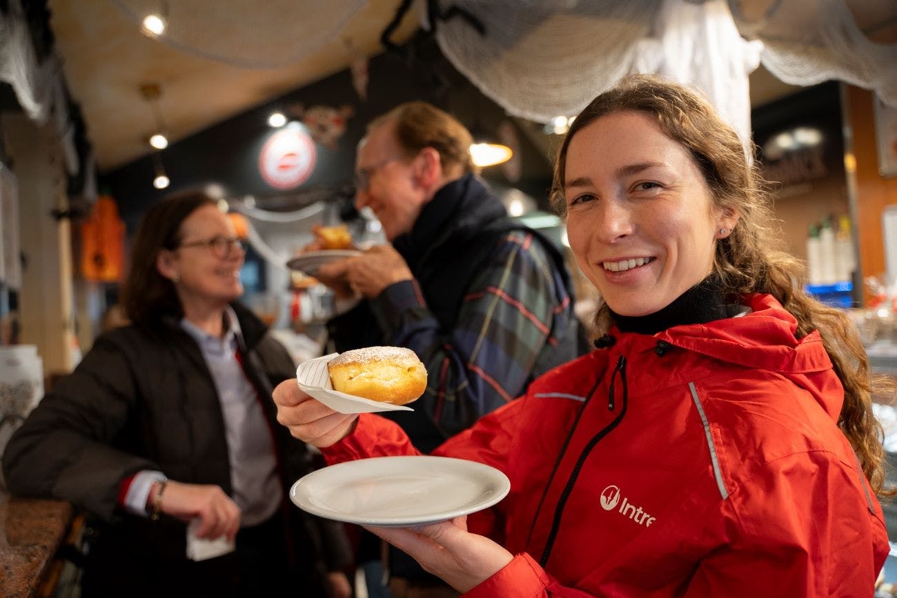 Vienna food, coffee and market guided tour