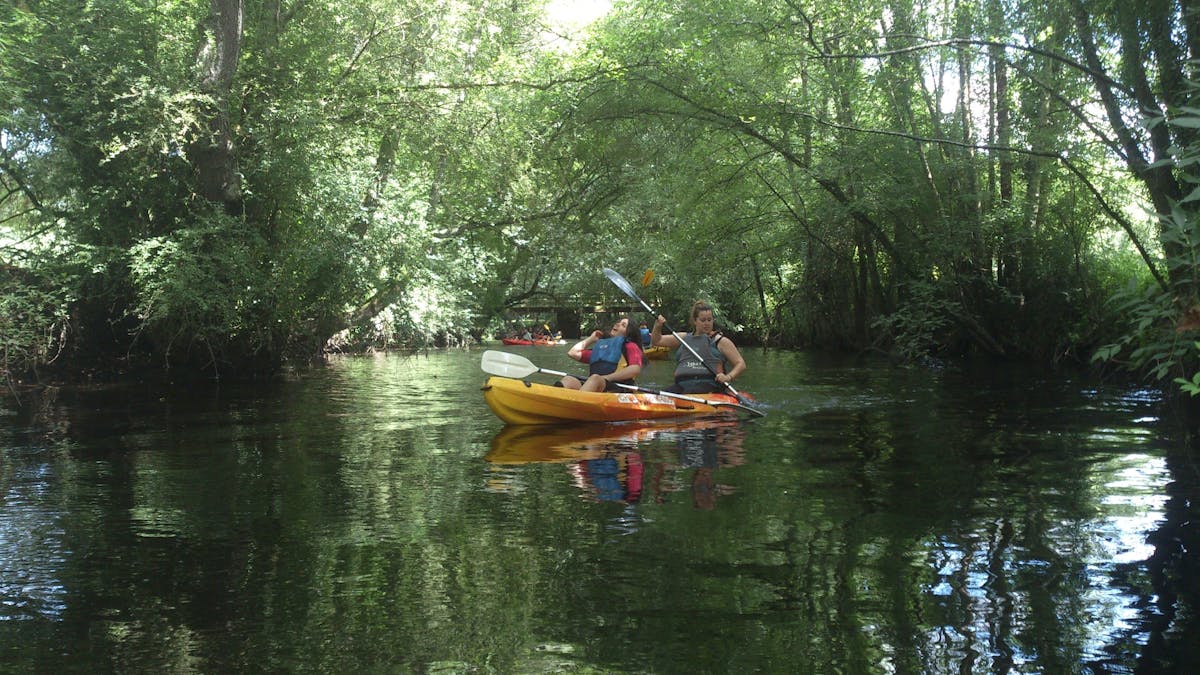 Kajaktocht over de rivier de Miño en door het biosfeerreservaat, inclusief versnaperingen