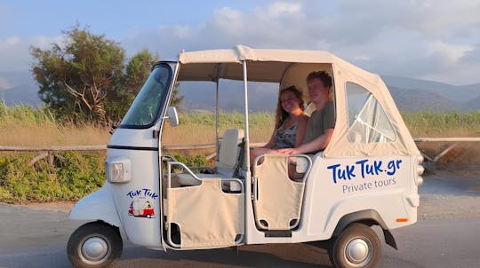 Passeio privado de tuk-tuk por Hersonissos com vista para o mar