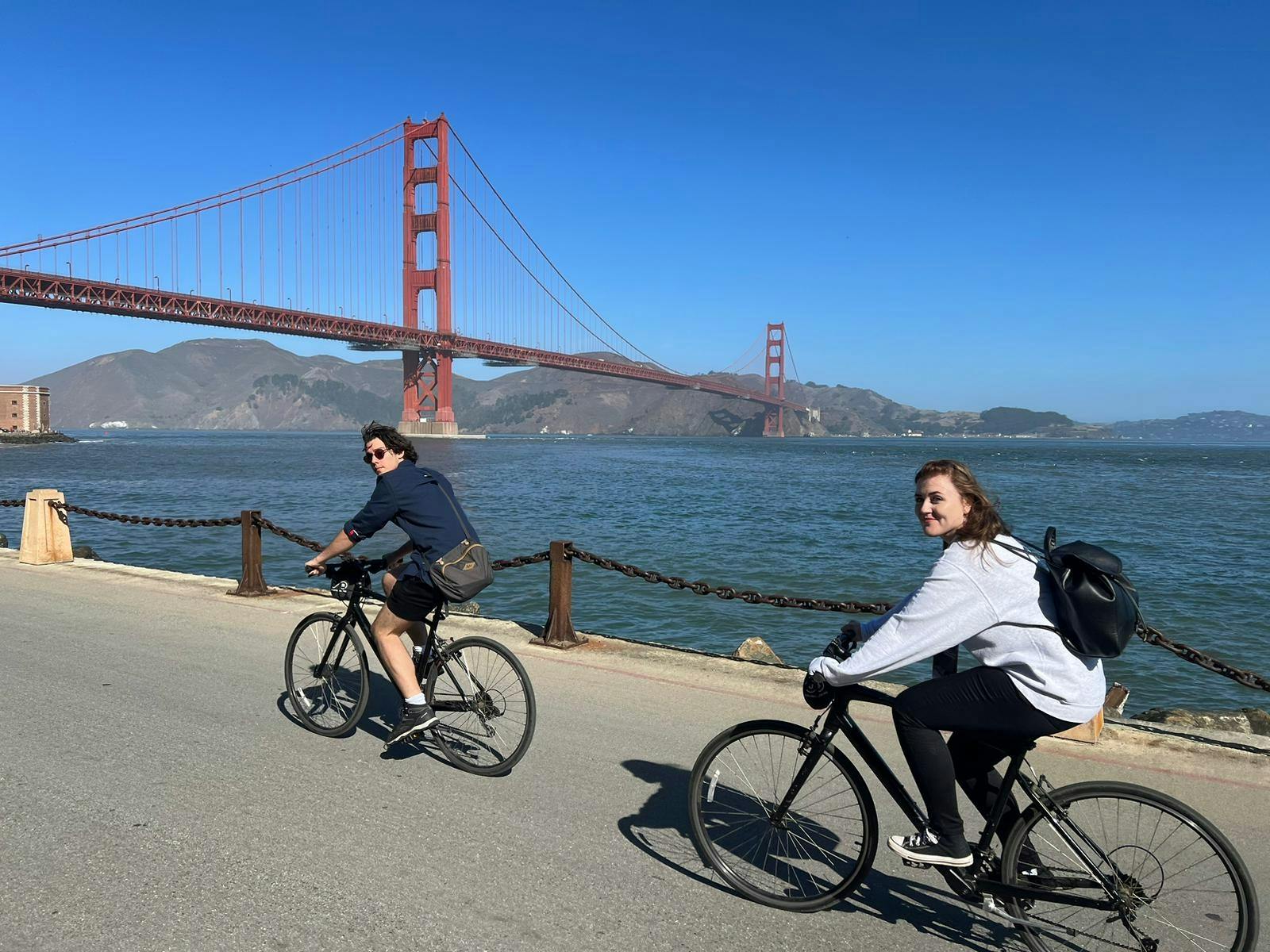 Golden Gate Bridge bike rental with Sausalito ferry return tickets