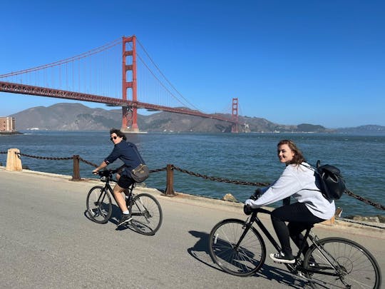 Golden Gate Bridge bike rental with Sausalito ferry return tickets