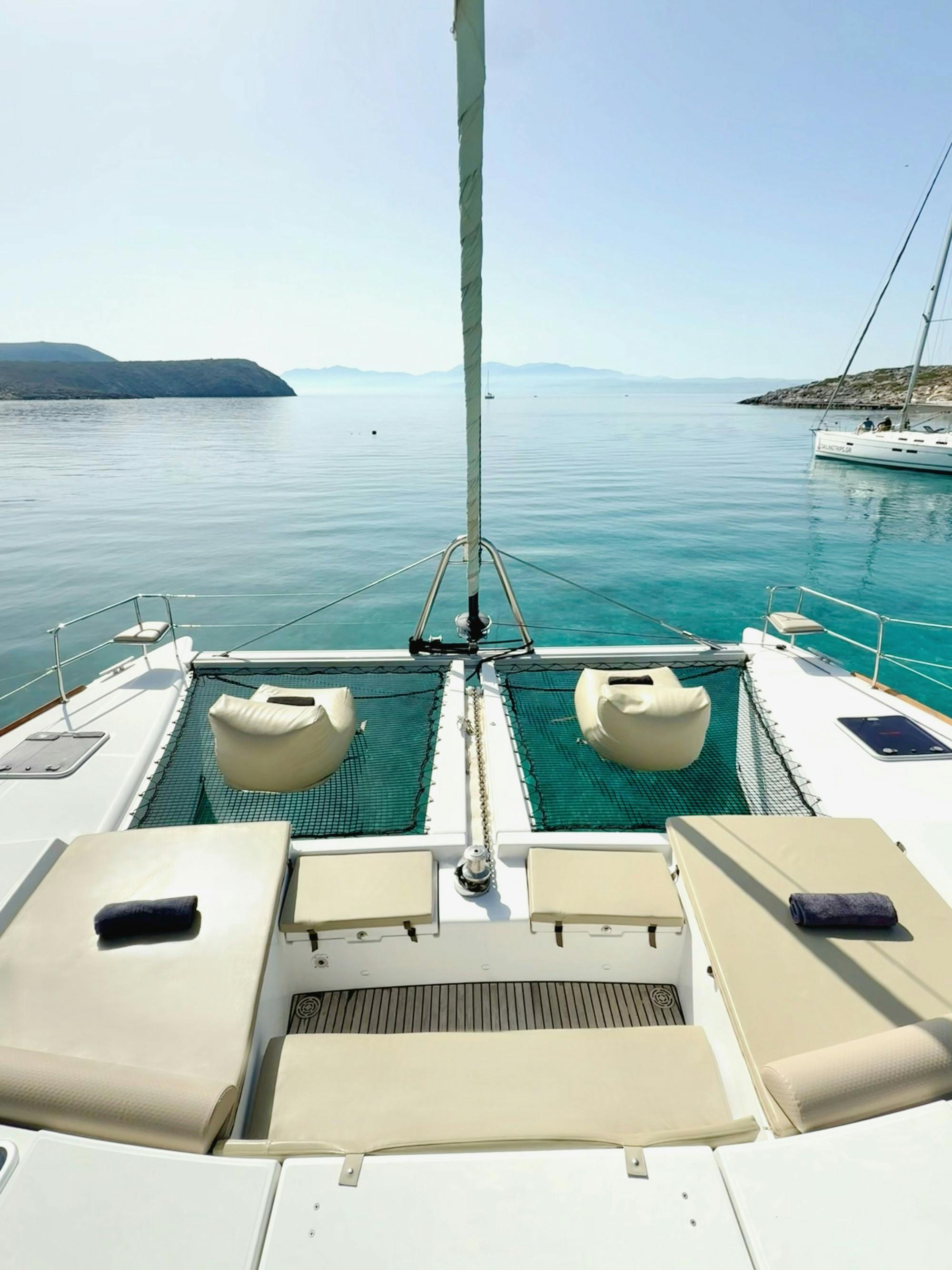 Premium Catamaran Cruise to Dia Island