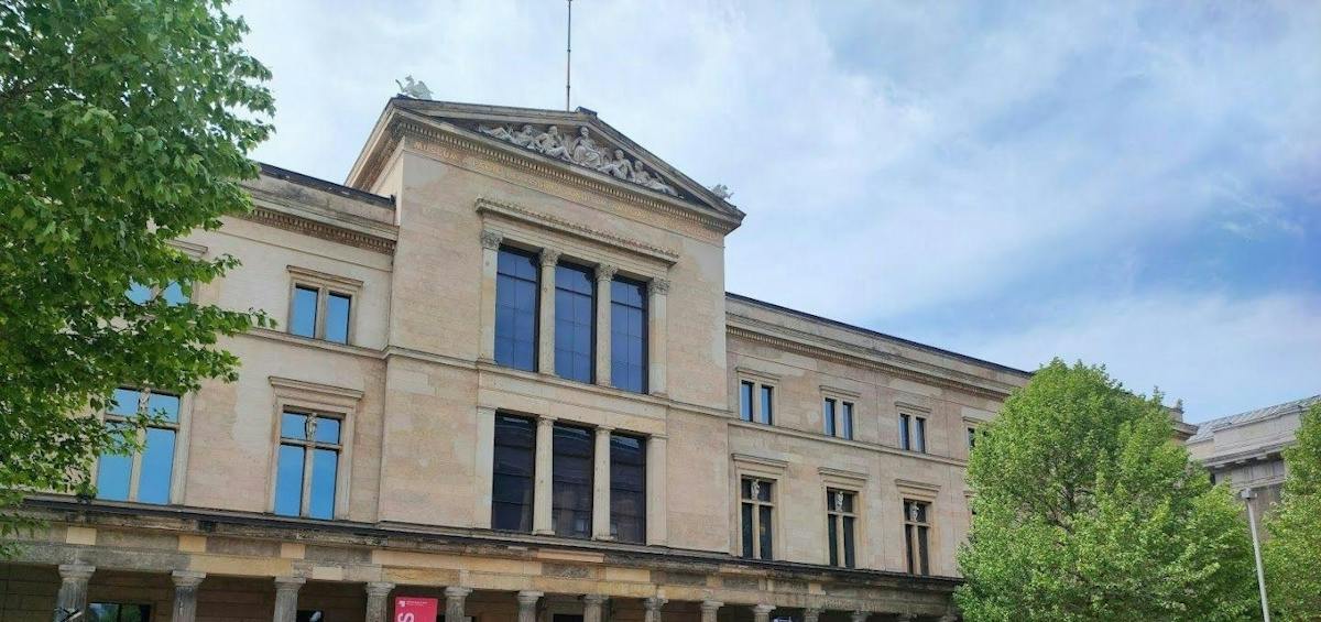 Self-guided audio tour of Berlin with Neues Museum access