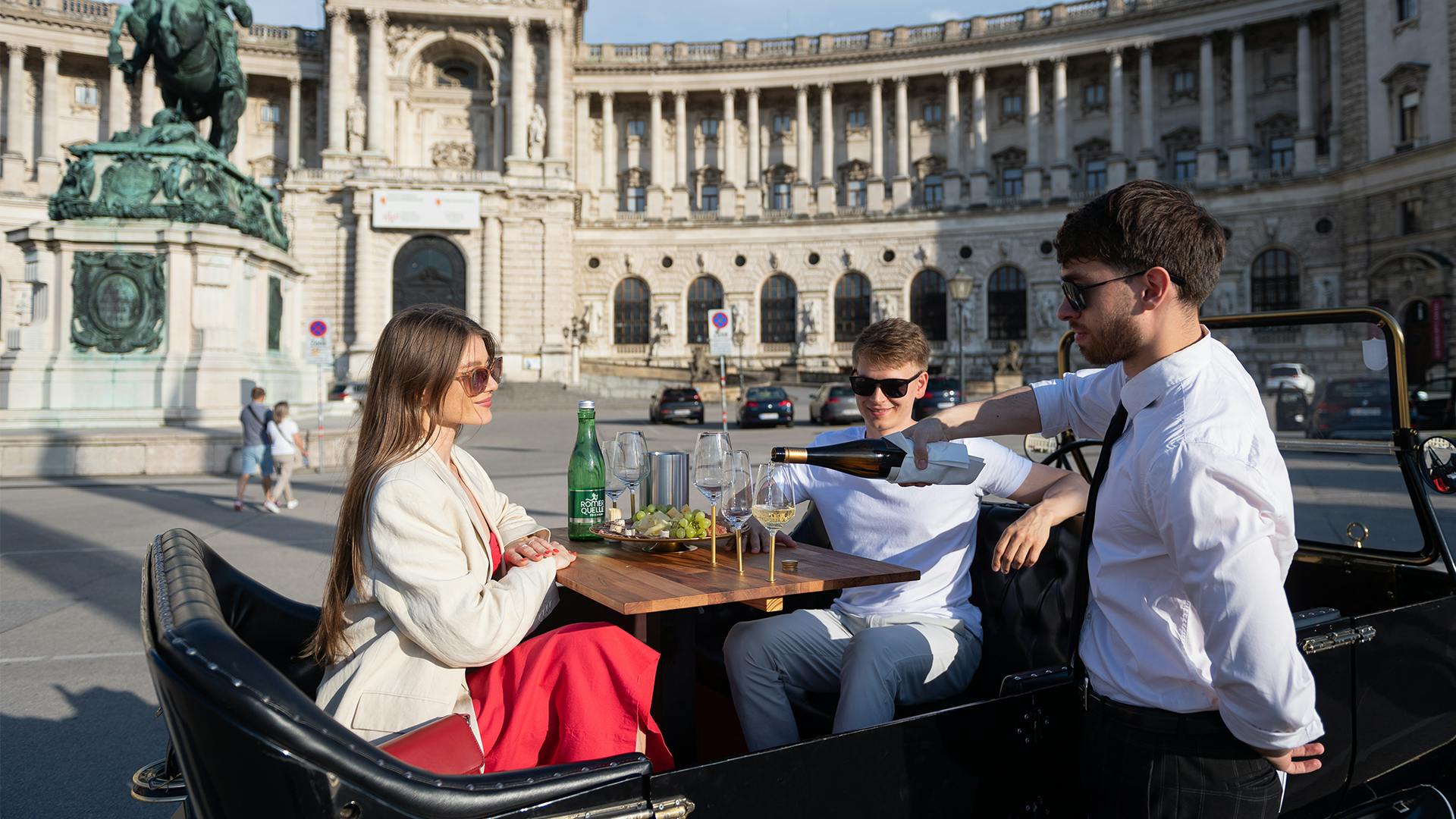 Vienna private evening tour on a vintage car with dinner