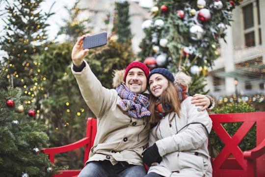 Privater Weihnachtsrundgang in Zürich mit Glühweinbecher