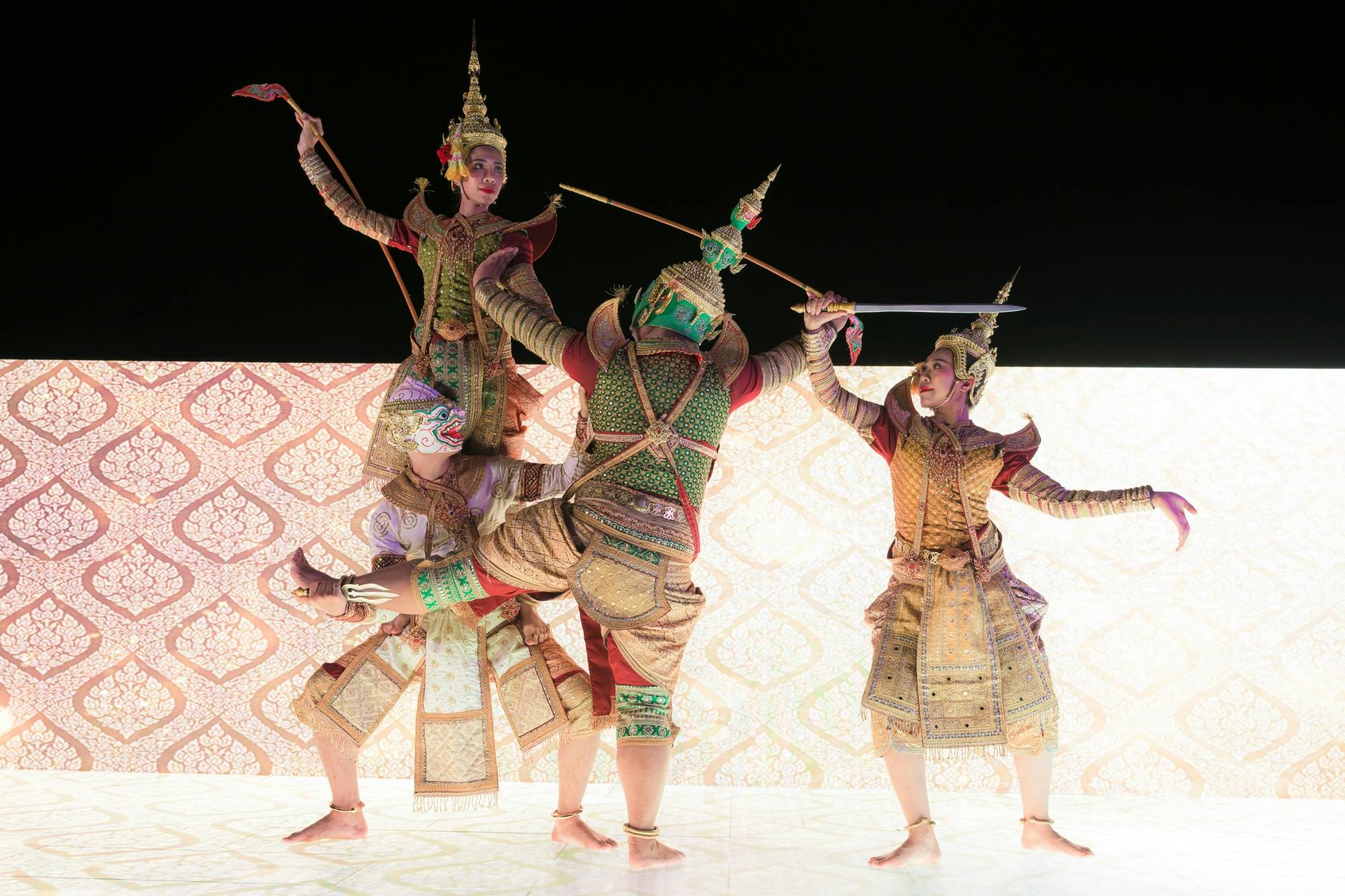 Bangkok by night with dinner cruise on the Chao Phraya River