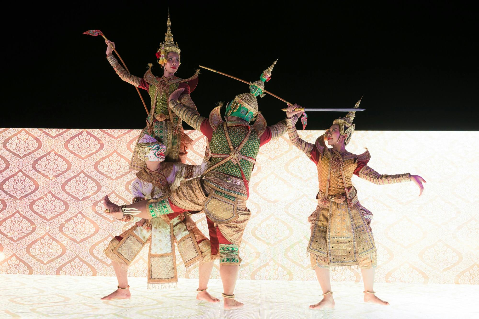 Bangkok by night with dinner cruise on the Chao Phraya River