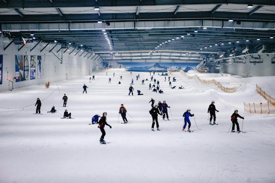 2-hour indoor skiing experience on the slope at SnowWorld Bispingen