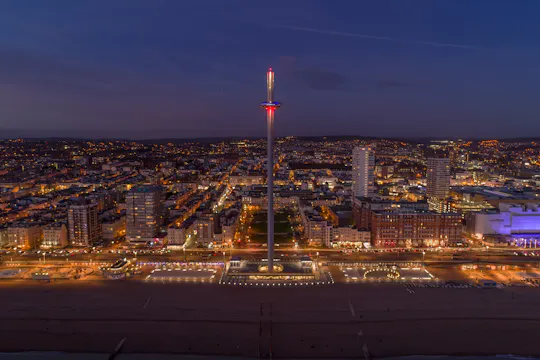 Tour panoramique « City Lights » à bord de la Brighton i360 avec boisson de bienvenue