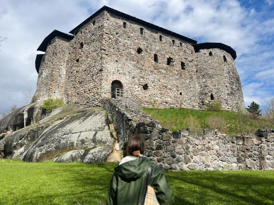 Explore Raasepori Castle ruins and Ekenäs Old Town with pizza tasting