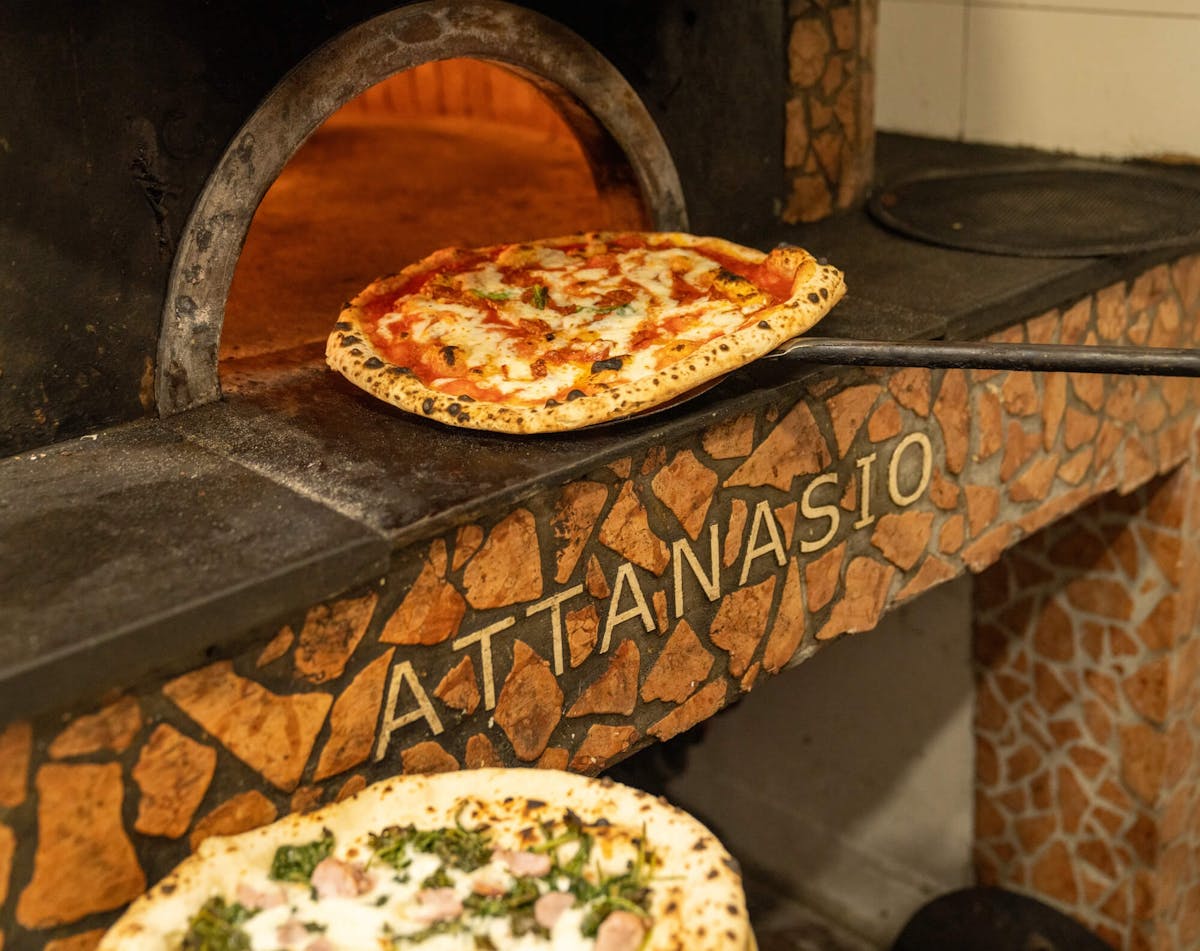 Tour guidato con pizza e bevande a Napoli