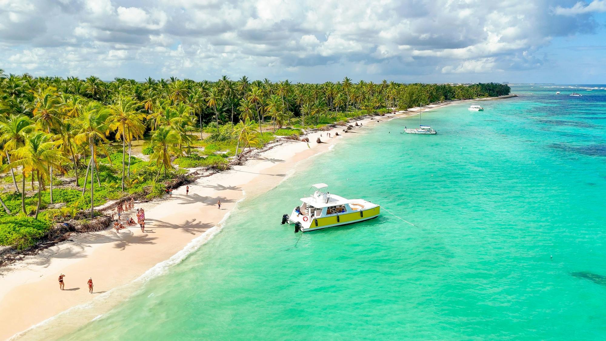 Aventure en buggy à Anamuya avec visite d'une ferme et croisière en catamaran