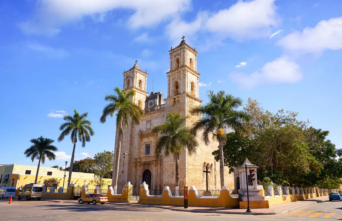 Full-day Chichen Itza visit with cooking demo and cenote swim