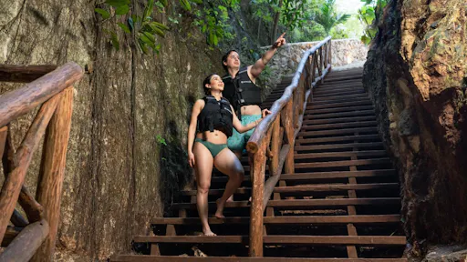 Full-day Chichen Itza visit with cooking demo and cenote swim