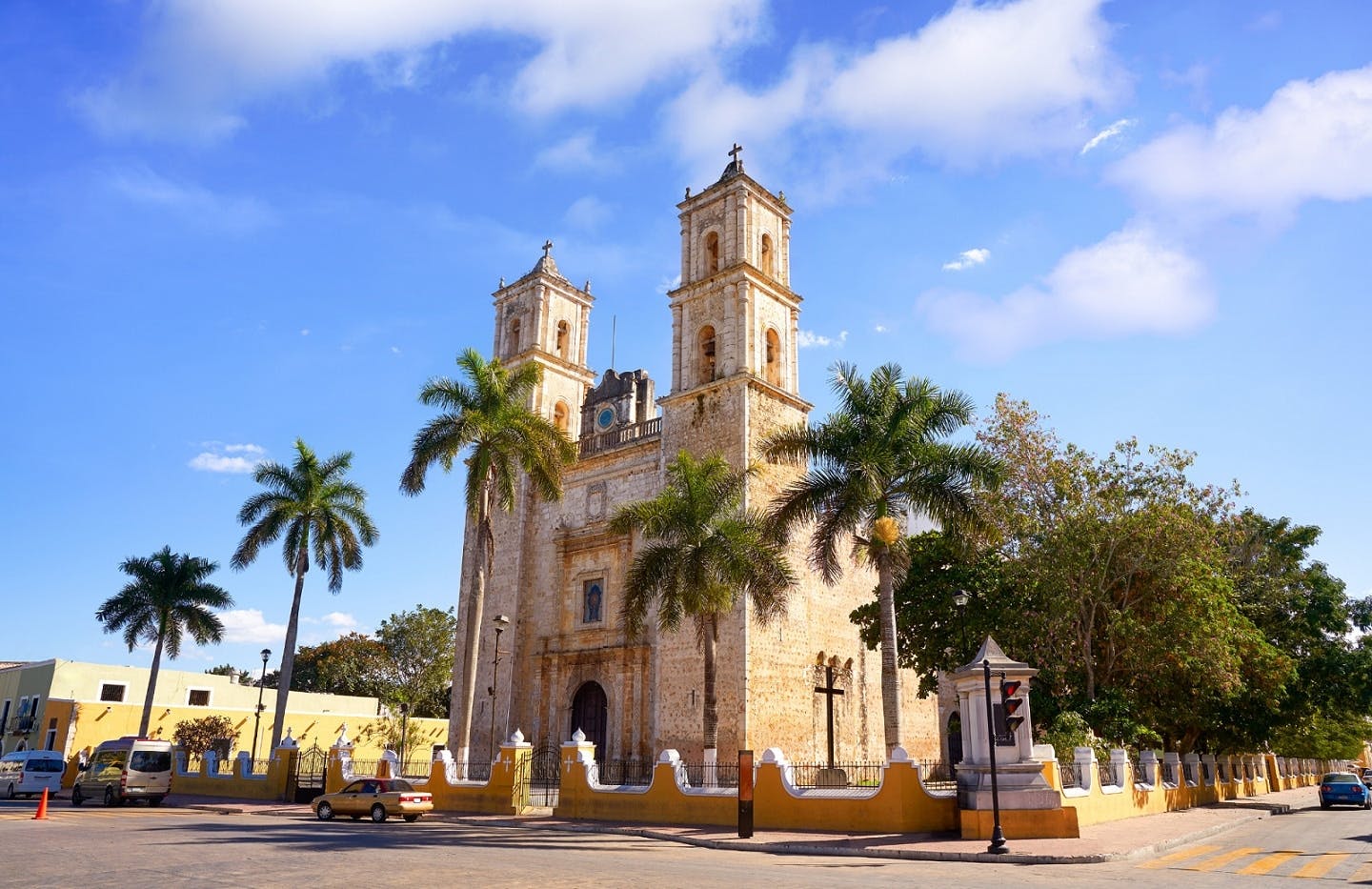 Full-day Chichen Itza visit with cooking demo and cenote swim
