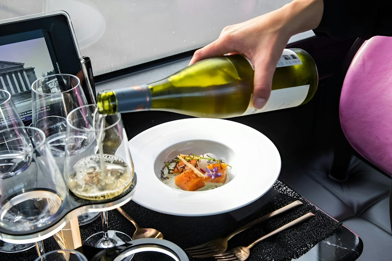 Cena parigina in autobus panoramico dagli Champs-Elysées