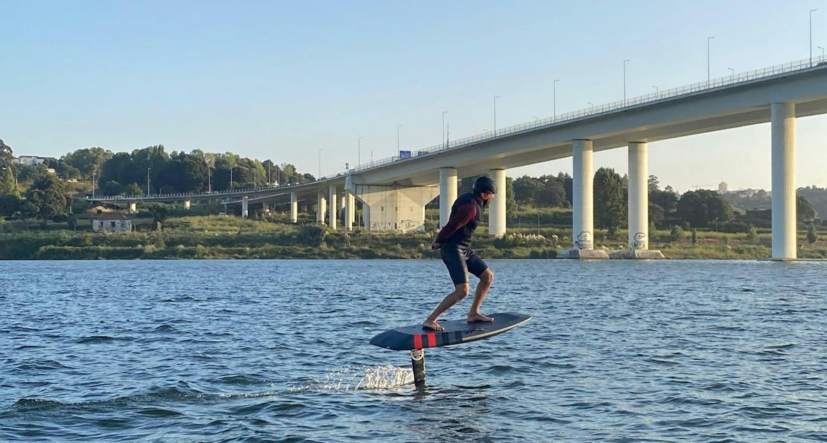 Begeleid rivieravontuur in de Douro op een elektrische draagvleugelboot