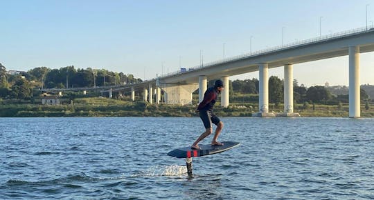 Aventura guiada no rio Douro num hidrofólio elétrico