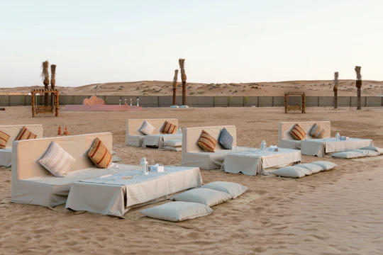 Dubai desert 4x4 safari with traditional Arabic dinner and dancing
