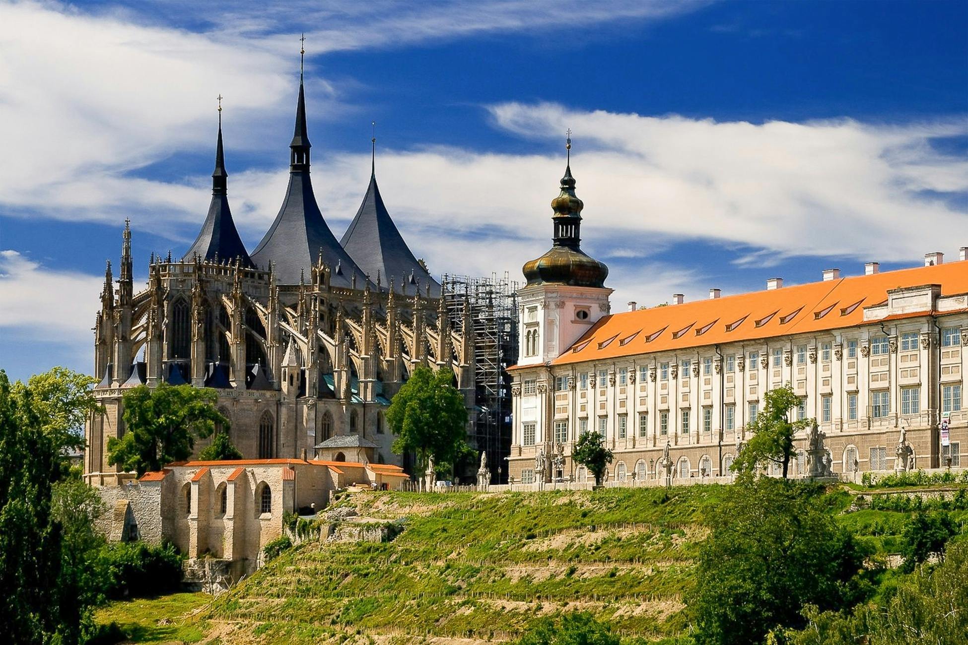 Excursión a Kutná Hora desde Praga con la iglesia de Santa Bárbara y el osario de Sedlec