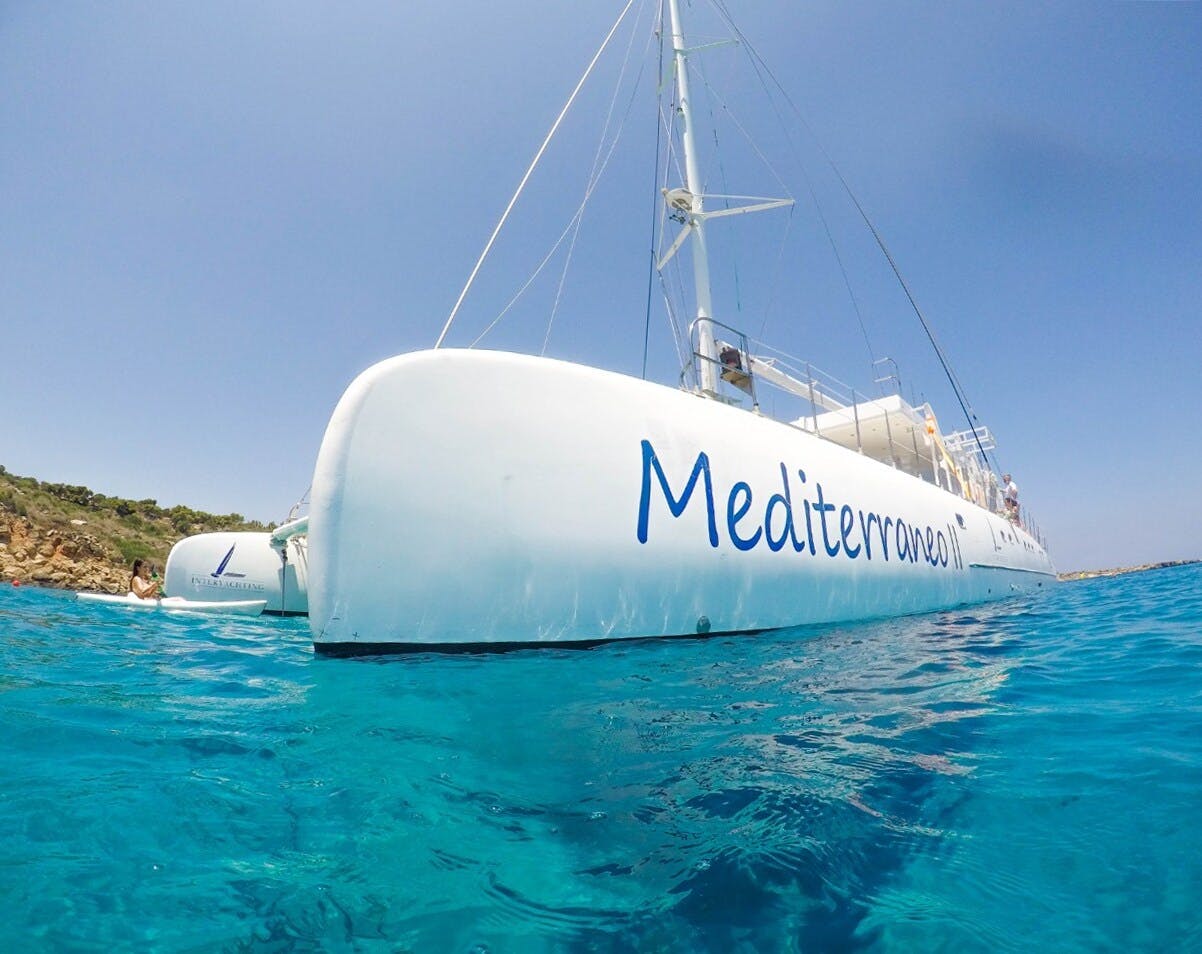 Konnos Bay relaxing catamaran trip