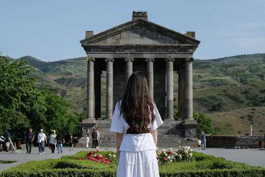 Jednodniowa wycieczka do Garni, Geghard, Symfonia Kamieni z pieczeniem Lavash