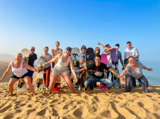 Avventura di sandboarding al tramonto da Agadir con cena barbecue