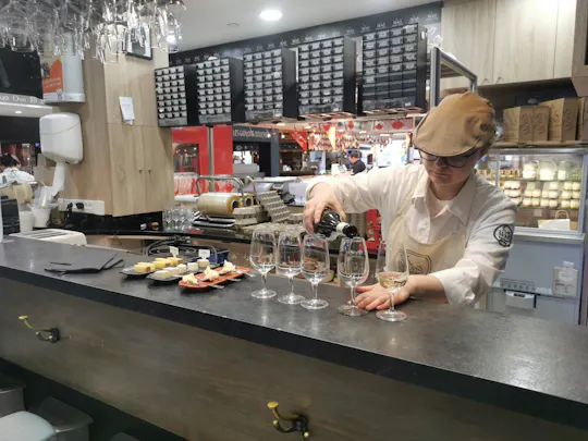 Visite gourmandes des halles de Lyon Paul Bocuse