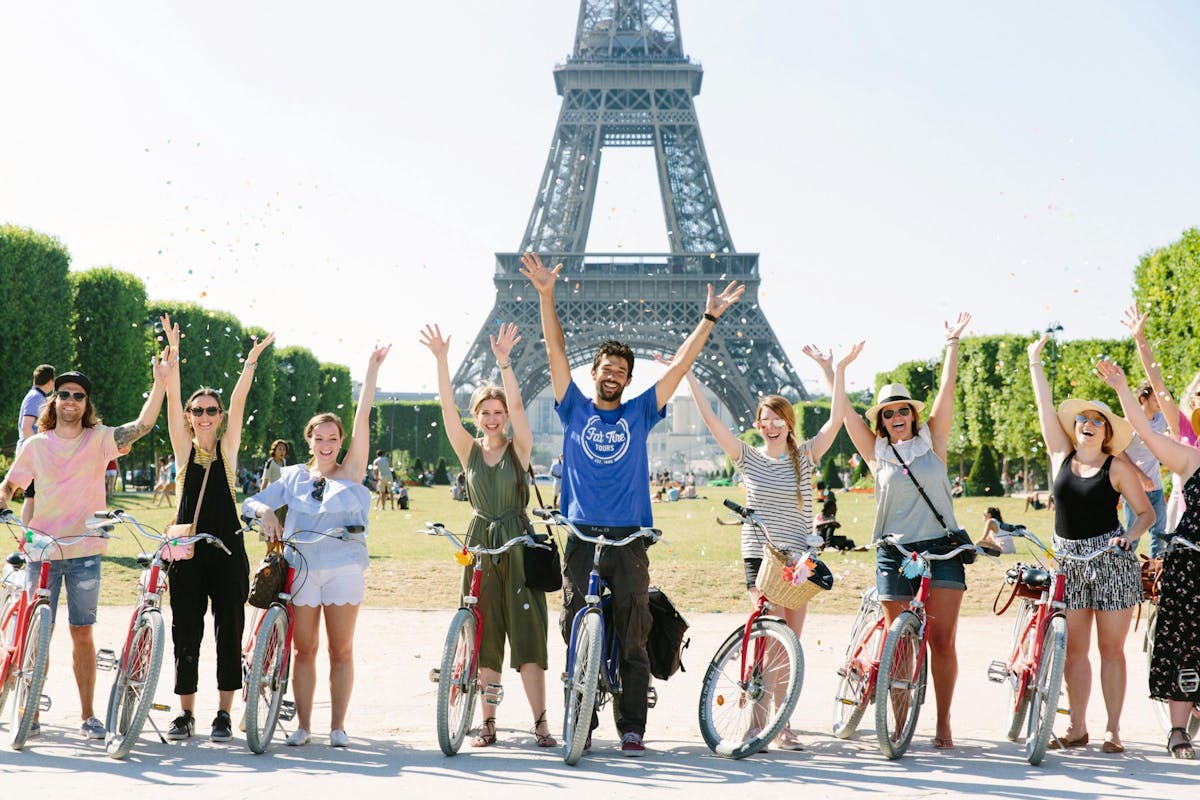 Fietstour met gids langs de hoogtepunten vanaf Parijs