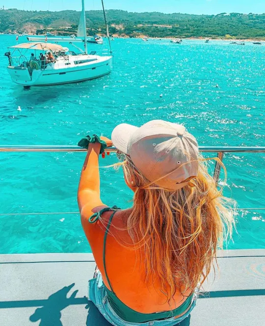 Passeio de catamarã pela ilha de Portitxol, Jávea e costa de Denia com almoço