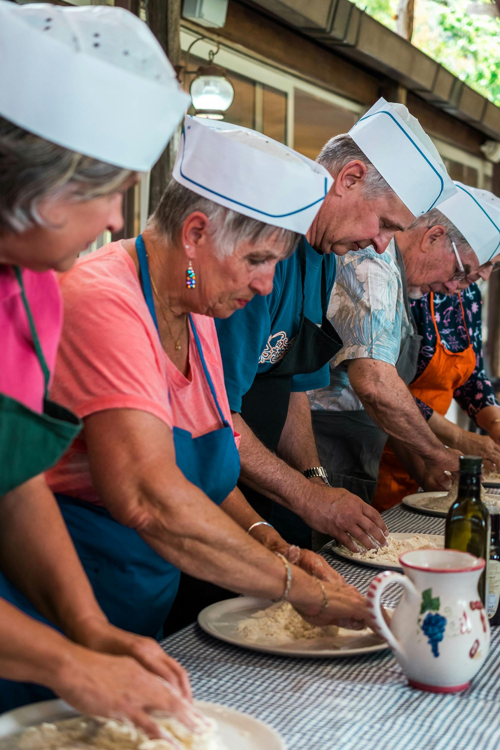 Traditional pizza-cooking class in Sorrento with limoncello-tasting