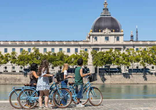 3-hour city highlights bike tour in Lyon