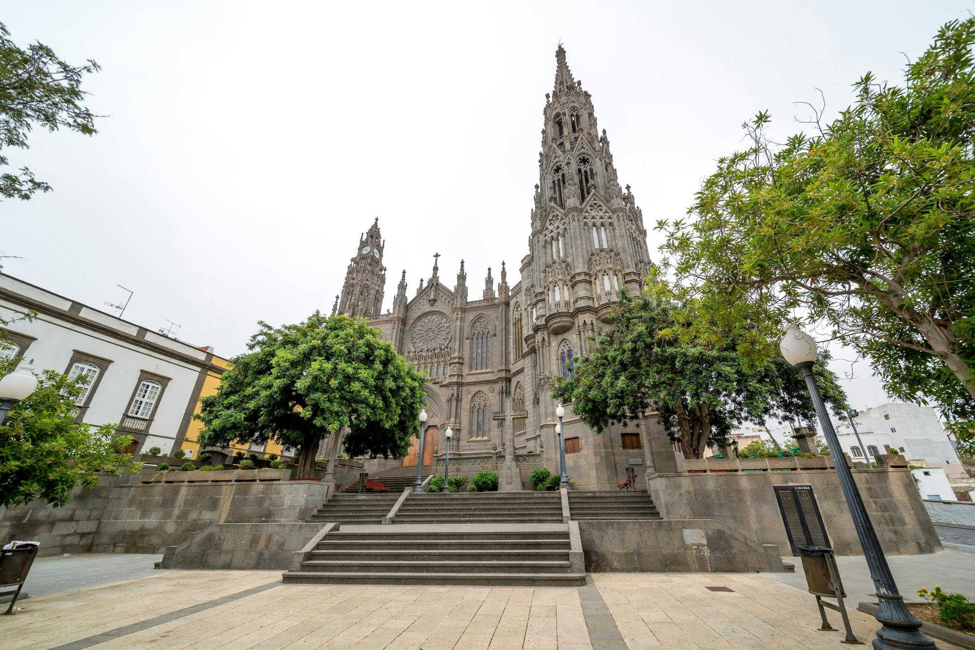 Gran Canaria food tour with distillery visit and tastings