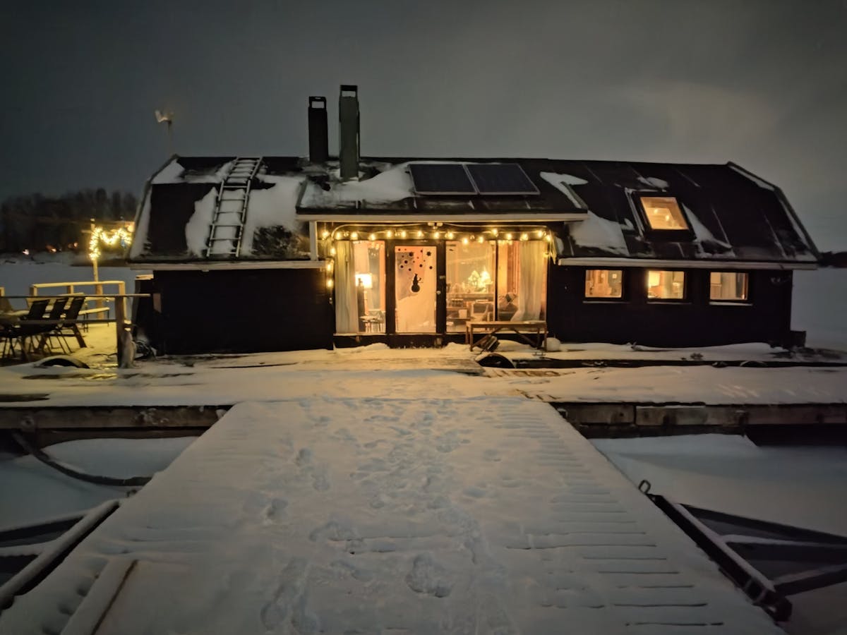 Helsinki rustieke traditionele drijvende sauna ervaring
